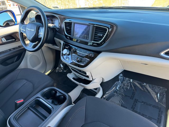 Used 2019 Chrysler Pacifica - photo 22