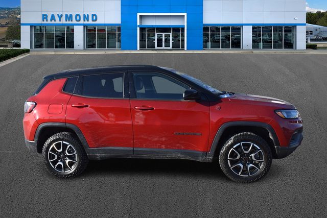 Used 2025 Jeep Compass - photo 2