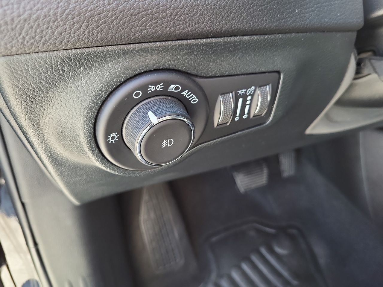 Used 2021 Jeep Compass - photo 16
