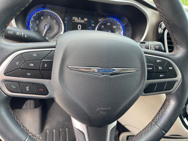 Used 2017 Chrysler Pacifica - photo 21