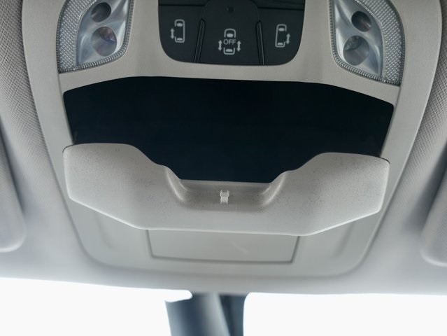 Used 2024 Chrysler Pacifica - photo 15