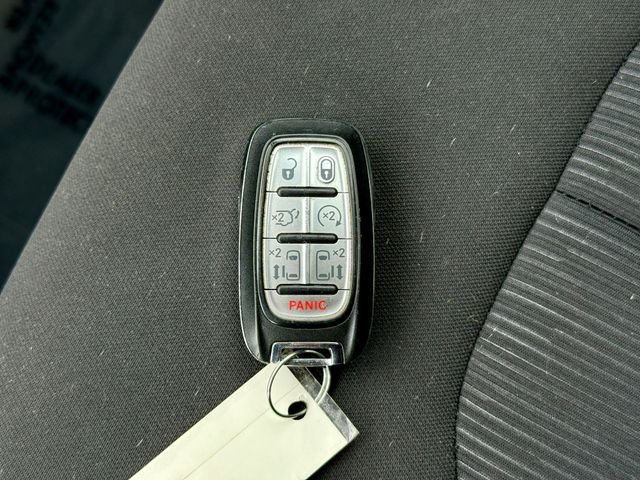 Used 2019 Chrysler Pacifica - photo 26