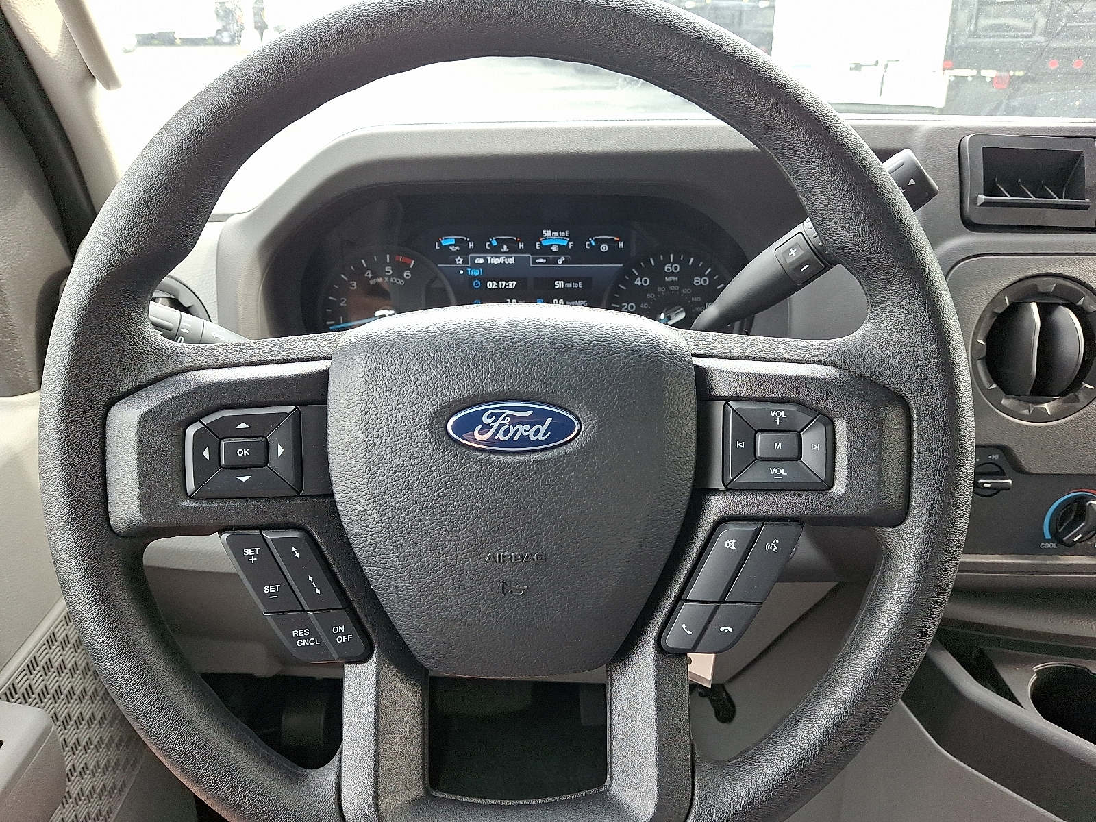 New 2025 Ford E-450 - photo 15