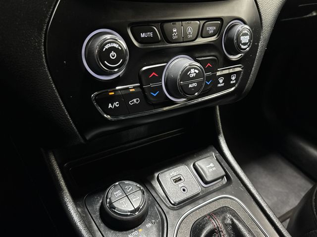 Used 2022 Jeep Cherokee - photo 6