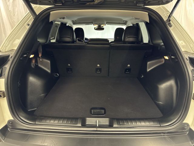 Used 2022 Jeep Cherokee - photo 10