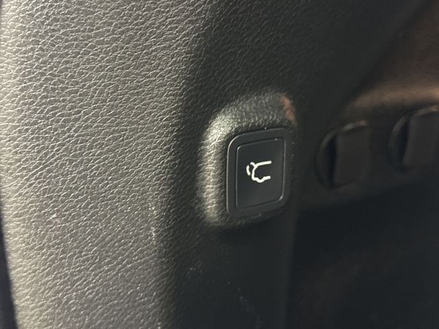 Used 2022 Jeep Cherokee - photo 11