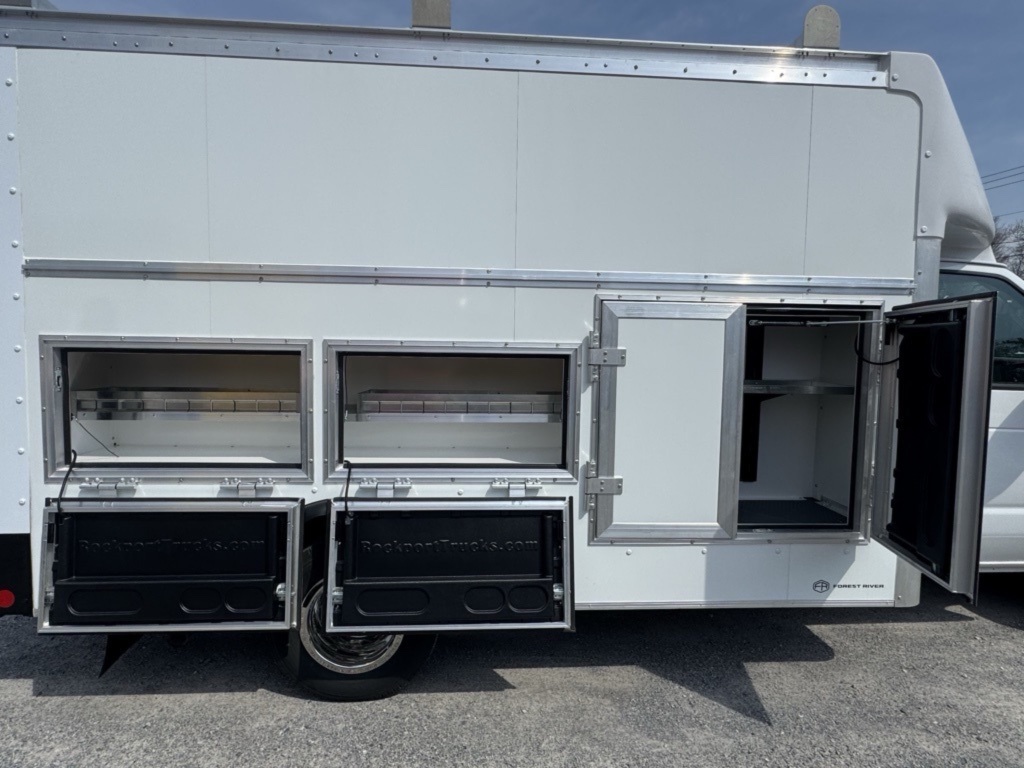 New 1996 Ford E-450 - photo 9