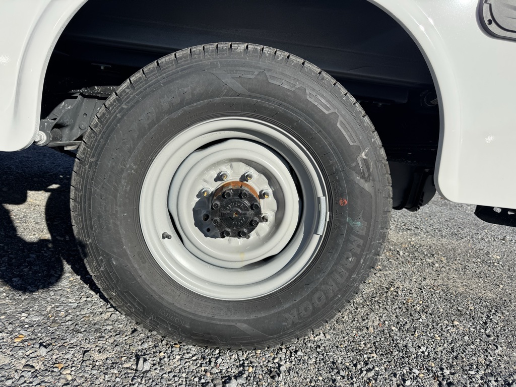 New 2026 Ford E-350 - photo 10
