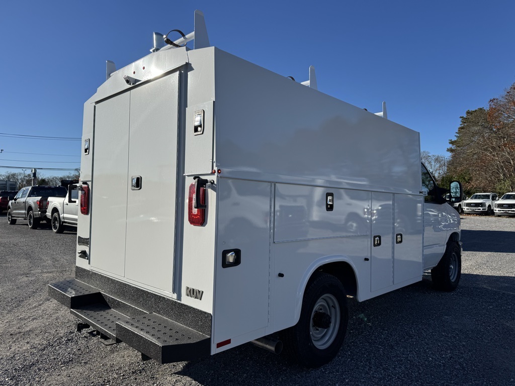 New 2026 Ford E-350 - photo 11
