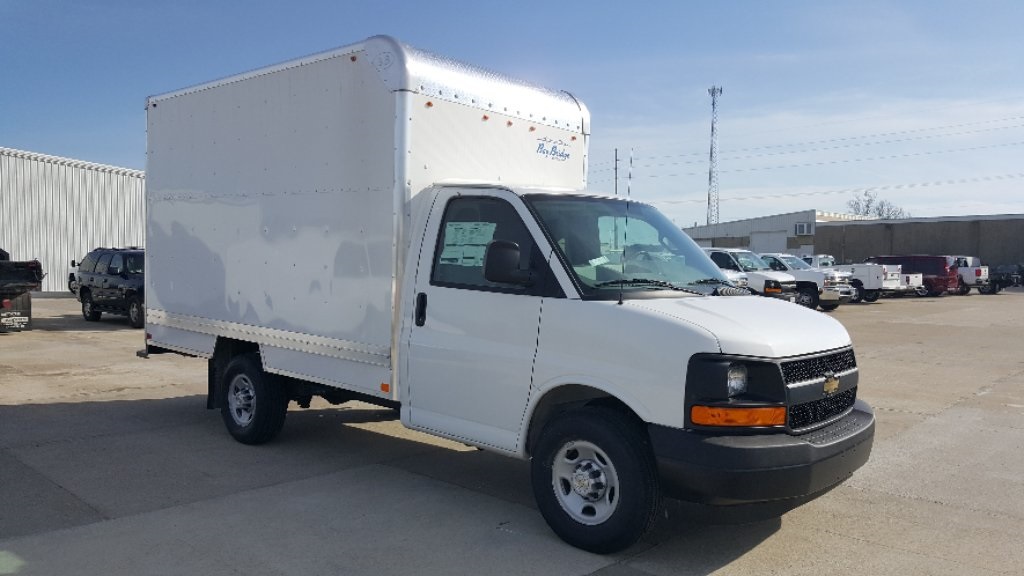 New 2017 Chevrolet Express 3500 - photo 5