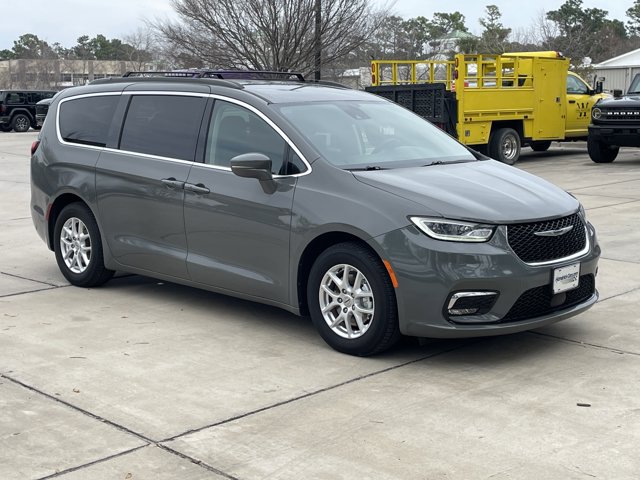Used 2022 Chrysler Pacifica - photo 1
