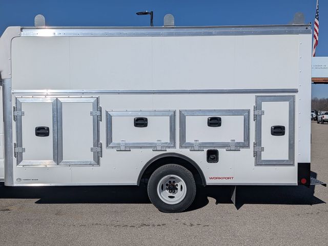 New 1996 Ford E-450 - photo 2