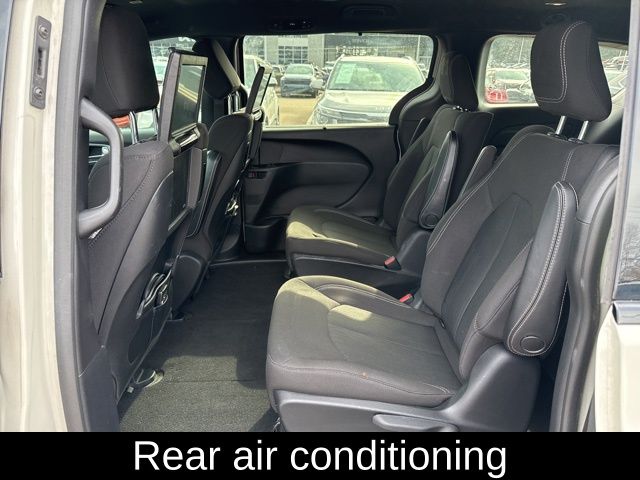 Used 2021 Chrysler Pacifica - photo 23