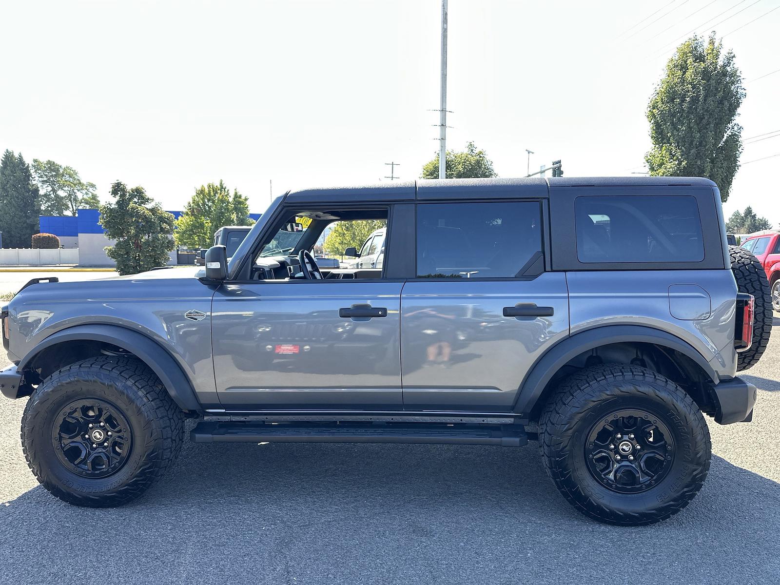 Used 2022 Ford Bronco - photo 2