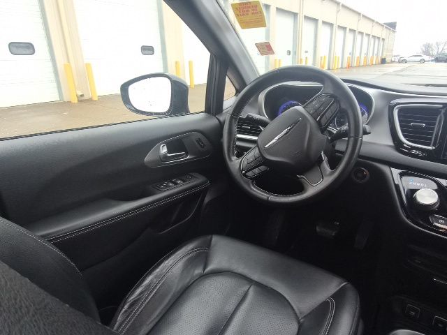 Used 2020 Chrysler Pacifica - photo 15