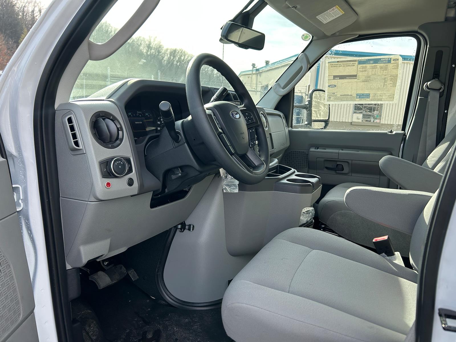 New 1996 Ford E-450 - photo 28