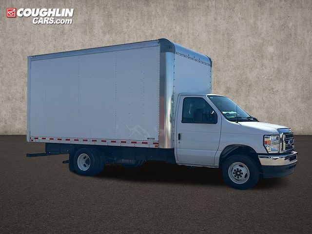 New 2025 Ford E-350 - photo 5