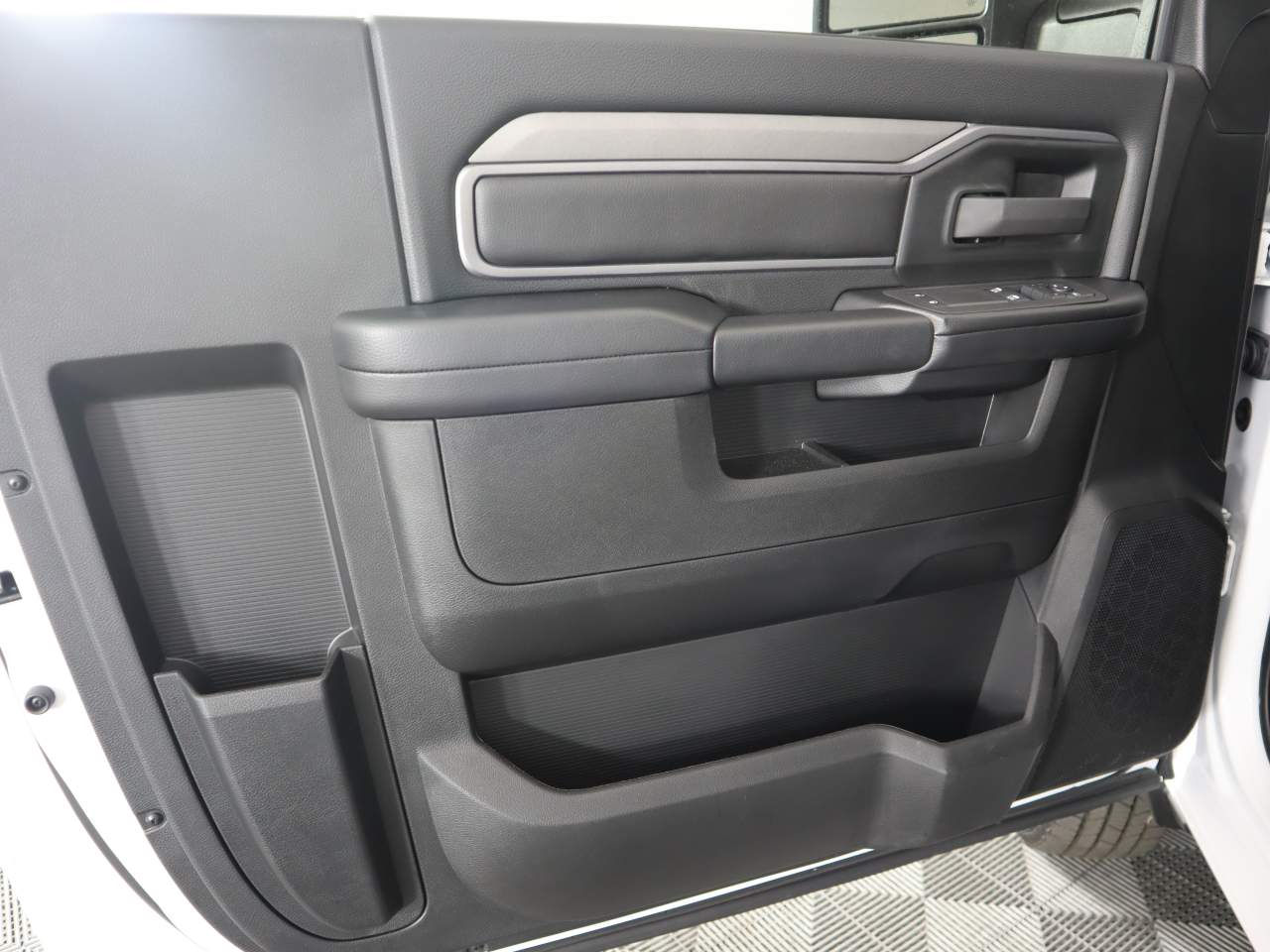 New 2026 Ram 3500 - photo 9