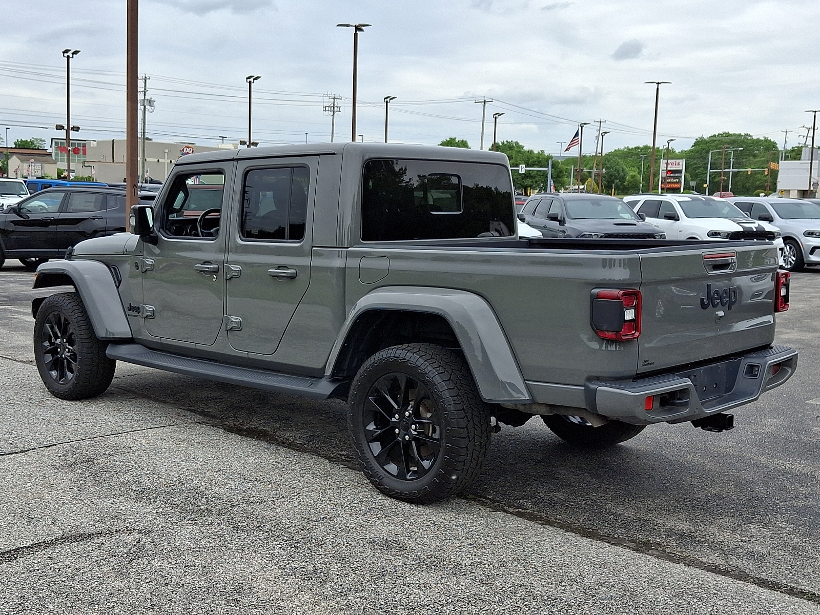 Used 2022 Jeep Gladiator - photo 7