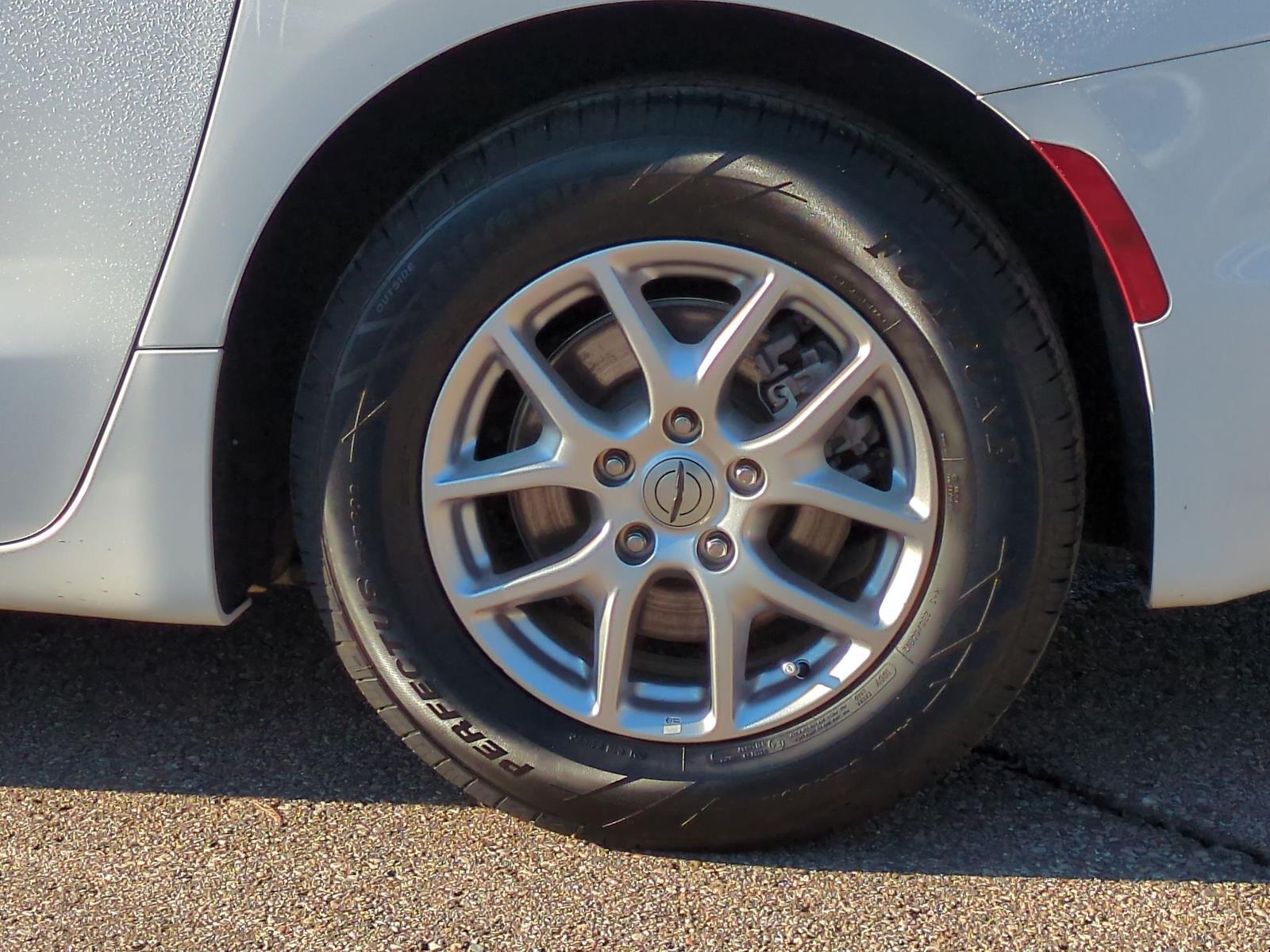 Used 2024 Chrysler Pacifica - photo 23