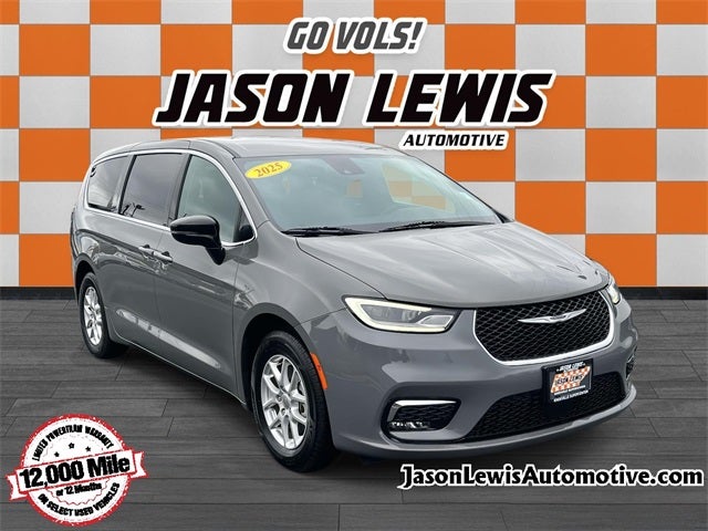 Used 2025 Chrysler Pacifica - photo 42