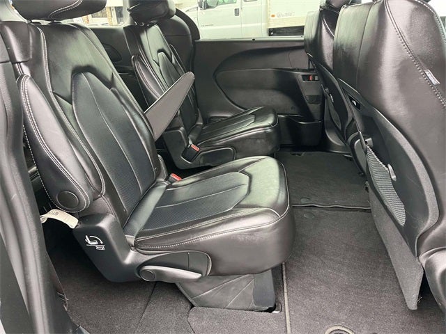Used 2025 Chrysler Pacifica - photo 22