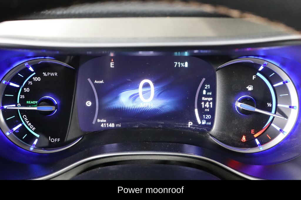 Used 2024 Chrysler Pacifica - photo 9