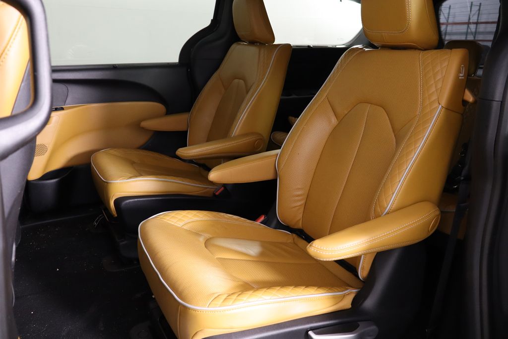 Used 2023 Chrysler Pacifica - photo 27