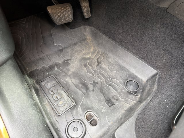 Used 2021 Jeep Gladiator - photo 17