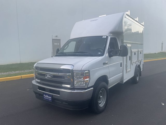 New 2026 Ford E-350 - photo 5
