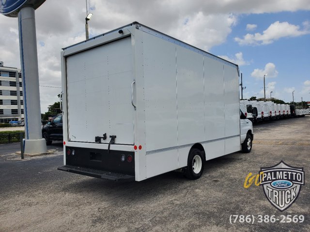 New 2023 Ford E-450 - photo 2