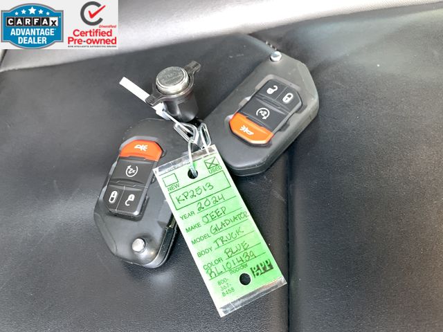 Used 2024 Jeep Gladiator - photo 45