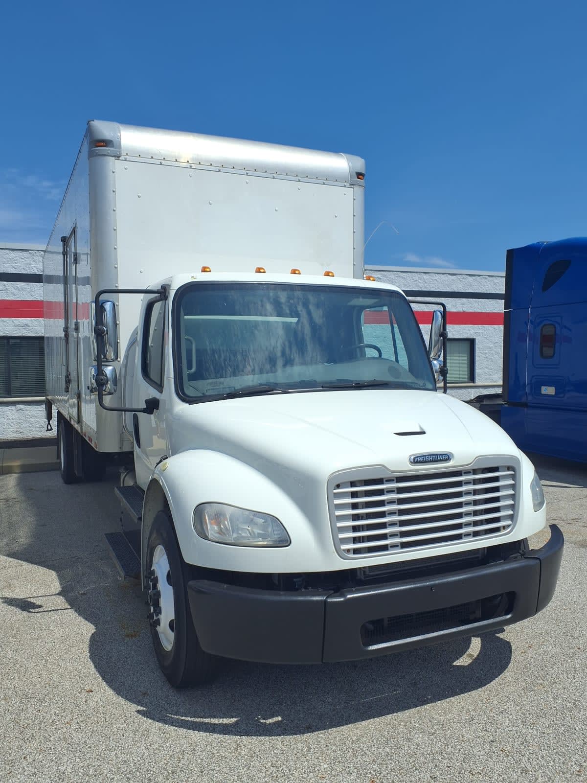 Used 2018 Freightliner M2 106 - photo 5