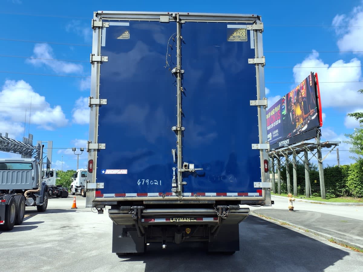 Used 2017 Freightliner Cascadia - photo 7