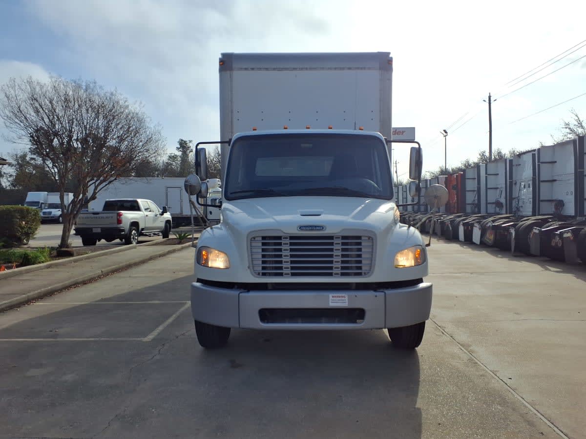 Used 2018 Freightliner M2 106 - photo 2