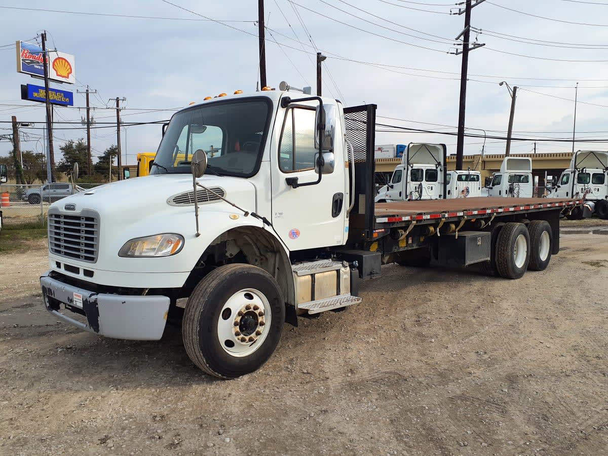 Used 2018 Freightliner M2 106 - photo 5