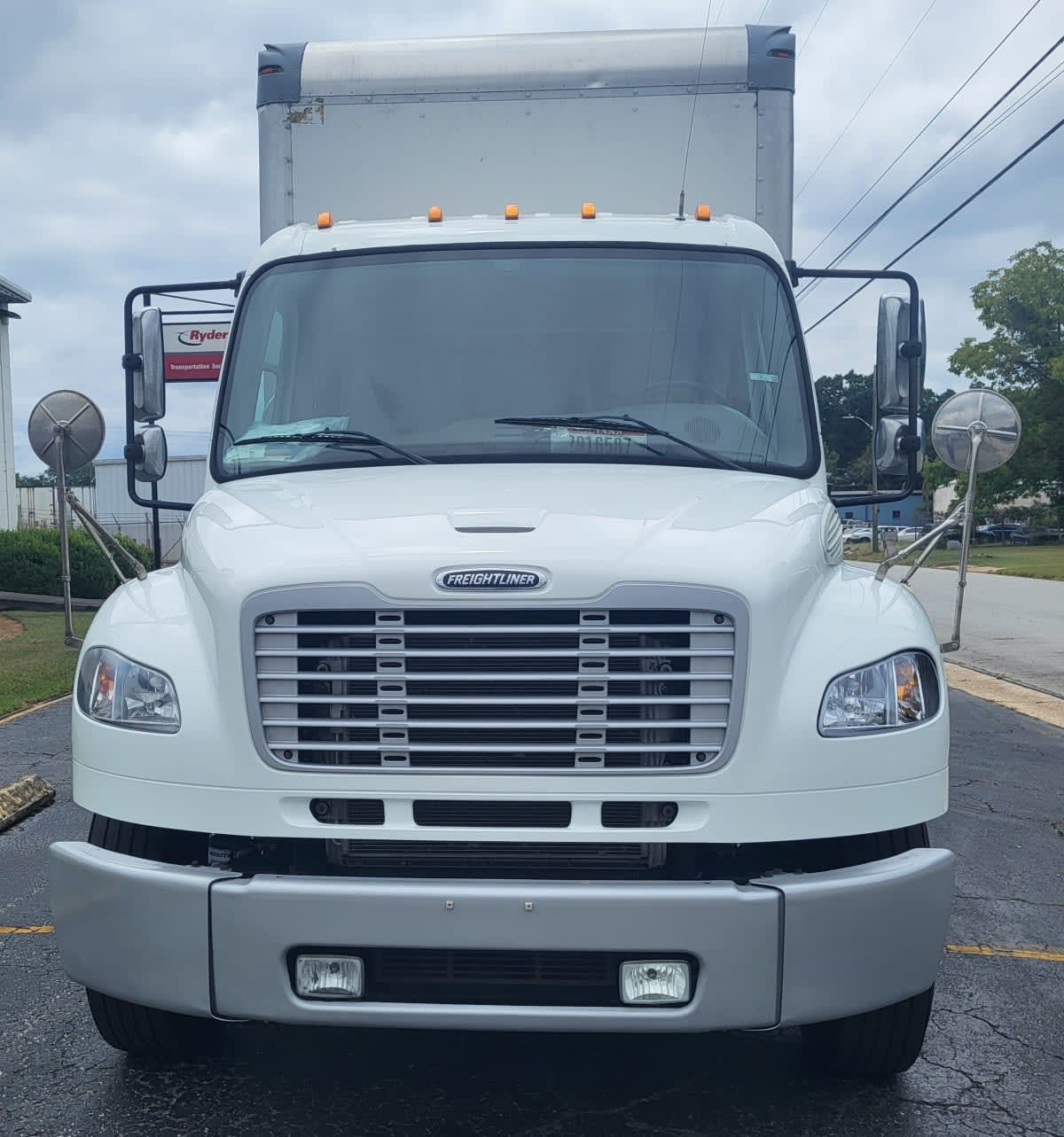 Used 2019 Freightliner M2 106 - photo 2