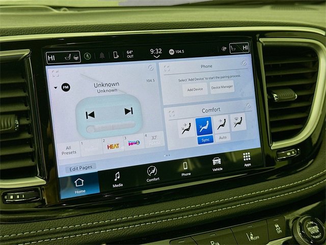 Used 2025 Chrysler Pacifica - photo 17