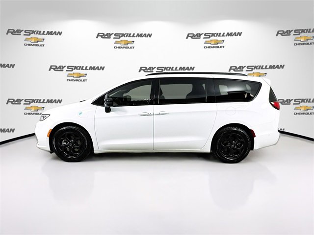 Used 2025 Chrysler Pacifica - photo 6