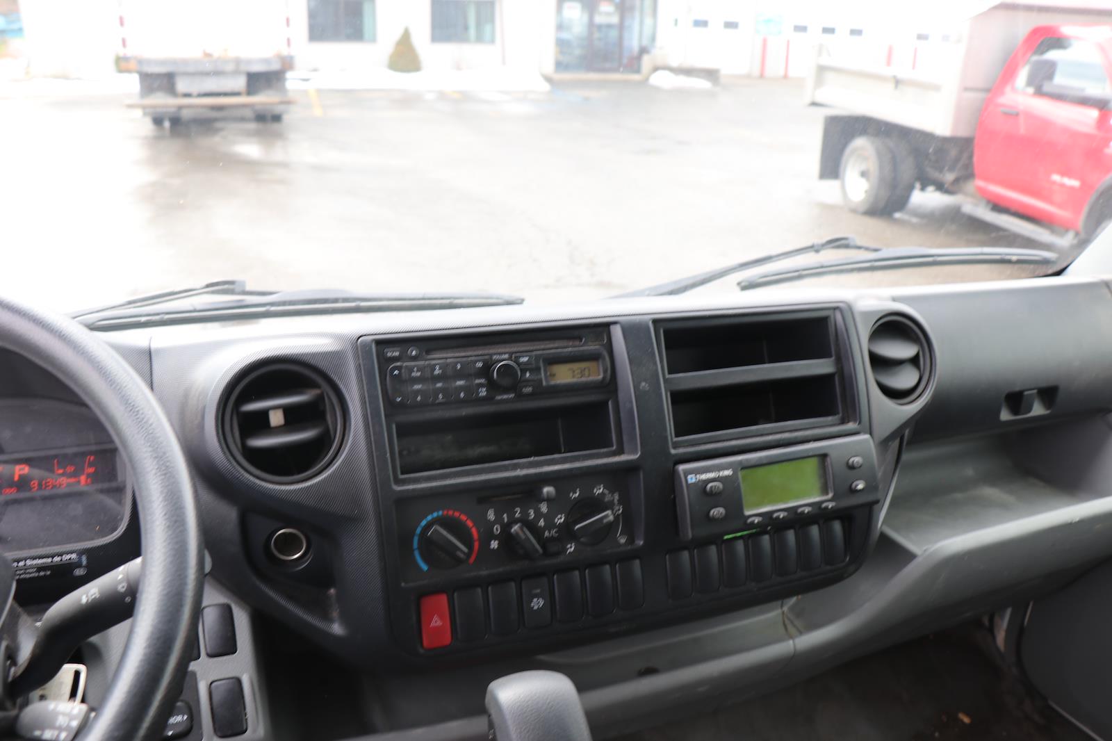 Used 2015 Hino 195 - photo 14