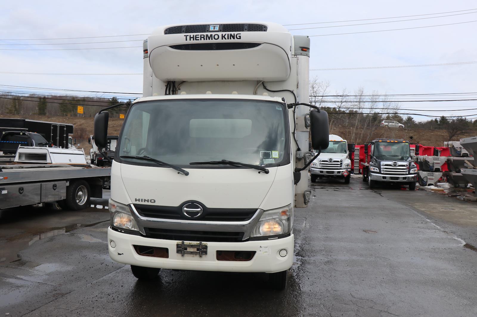Used 2015 Hino 195 - photo 2