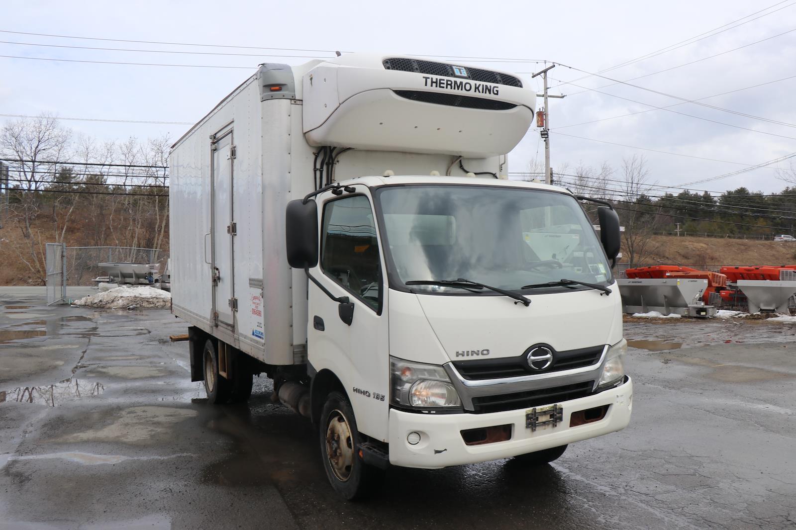 Used 2015 Hino 195 - photo 5