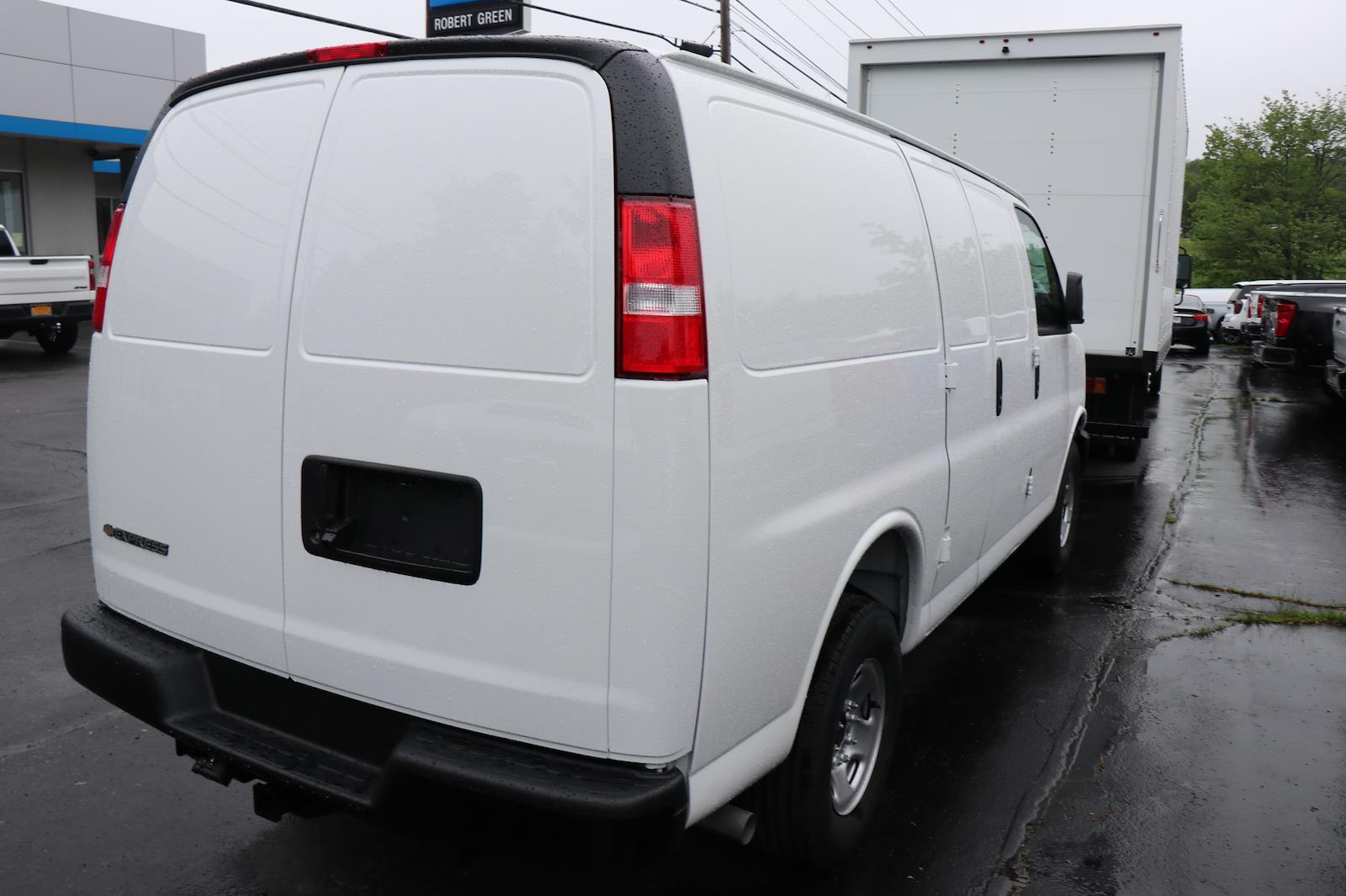 New 2025 Chevrolet Express 3500 - photo 5
