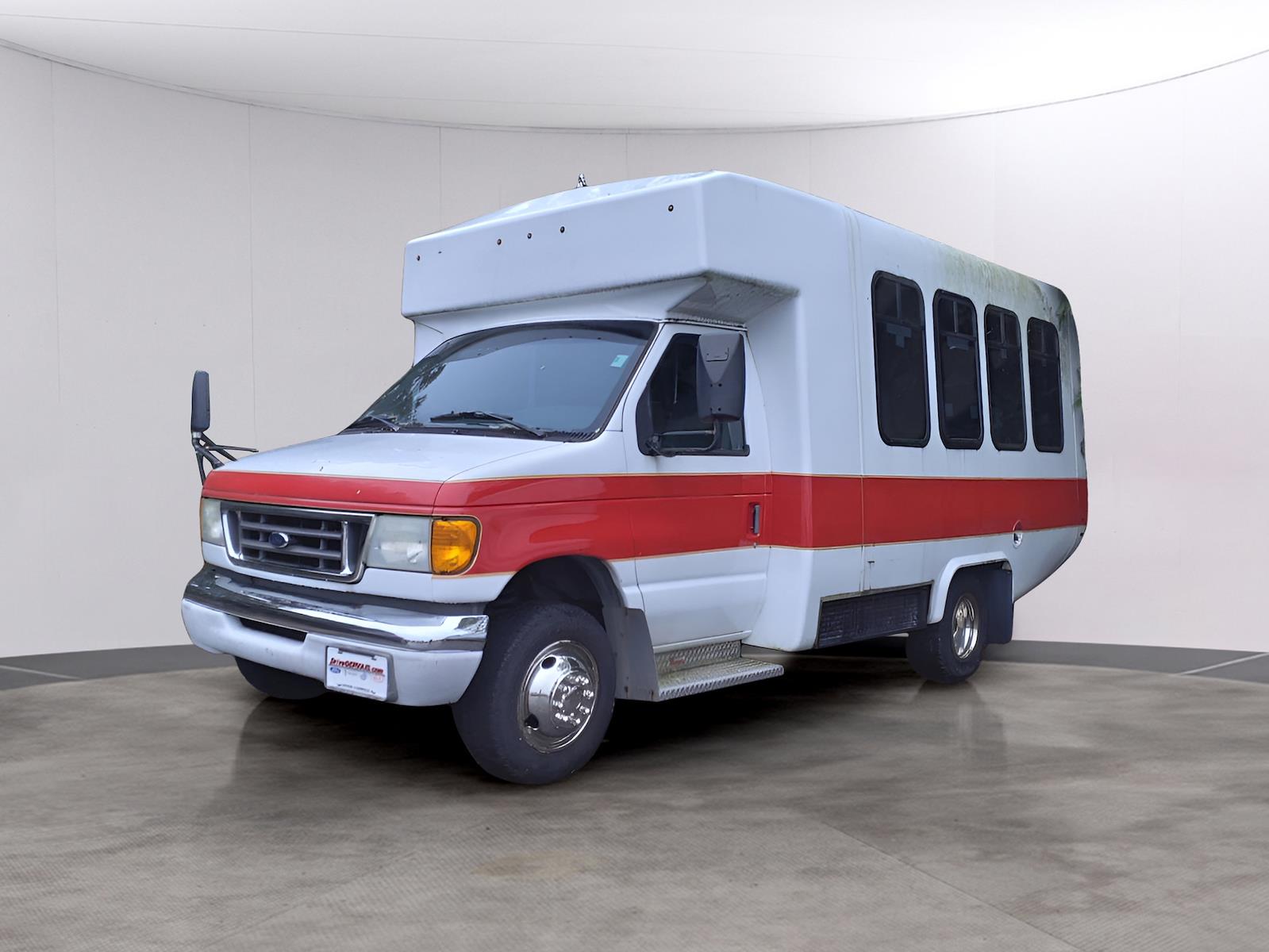 New 2004 Ford E-350 - photo 1