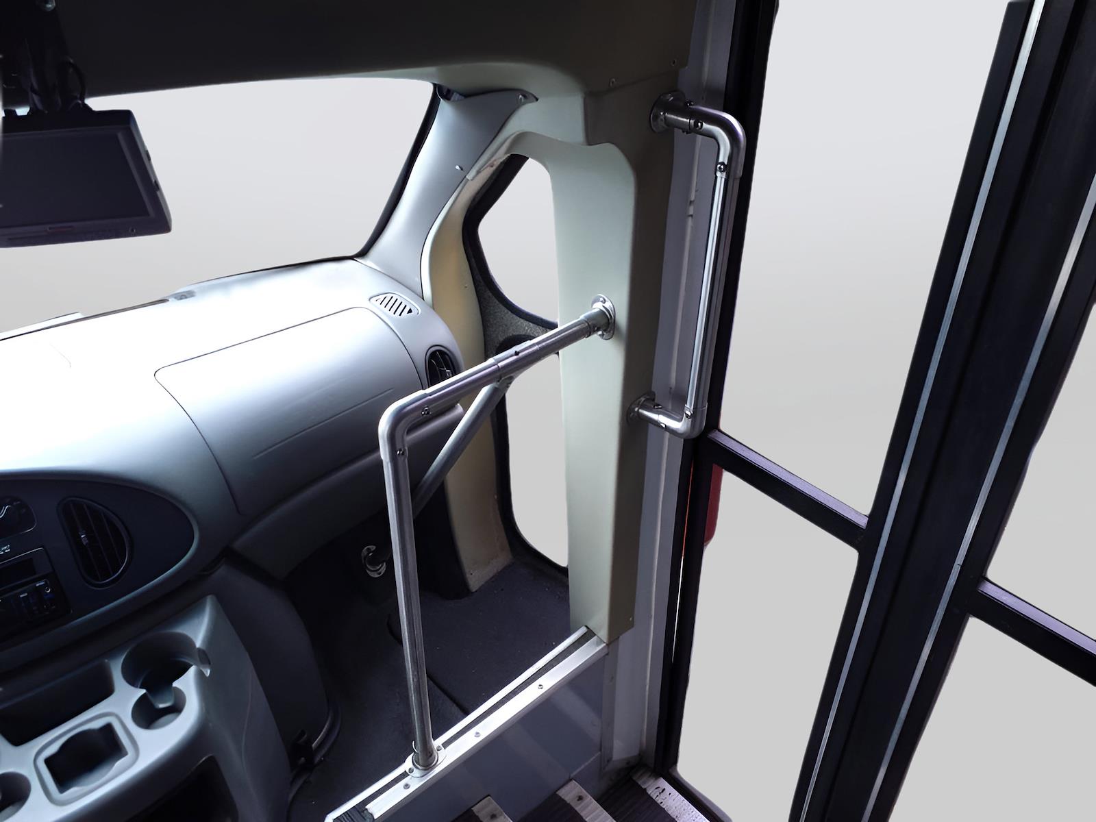 New 2004 Ford E-350 - photo 29
