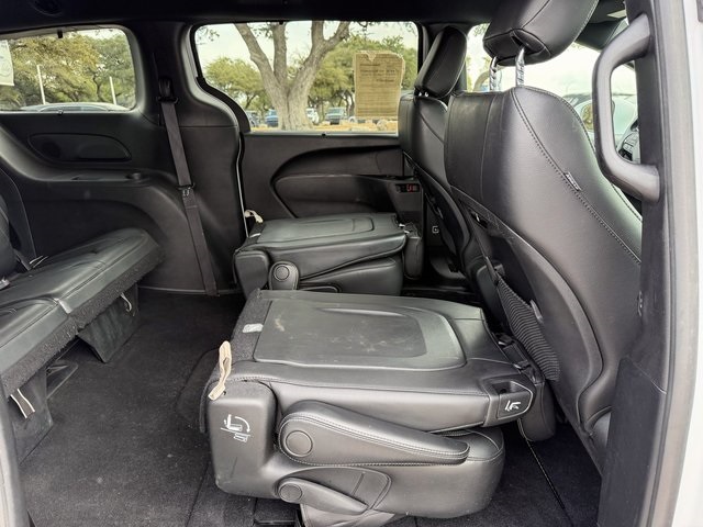 Used 2020 Chrysler Pacifica - photo 15