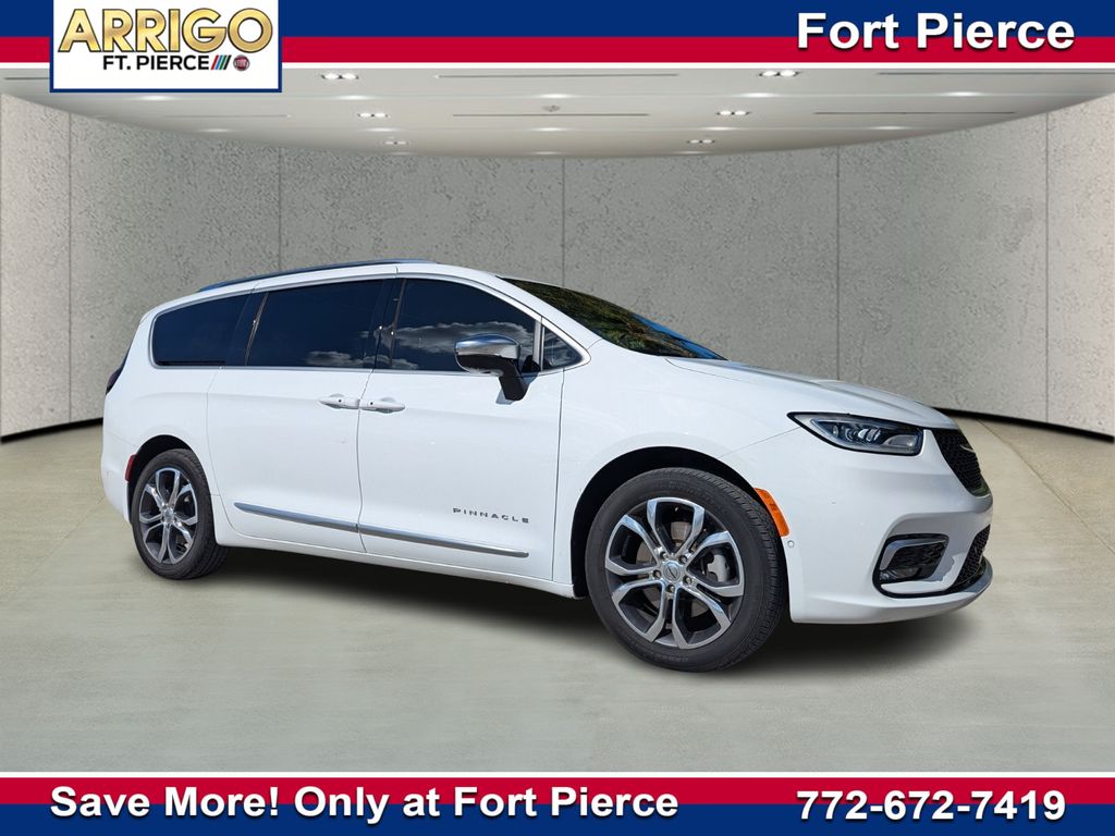 Used 2025 Chrysler Pacifica - photo 35