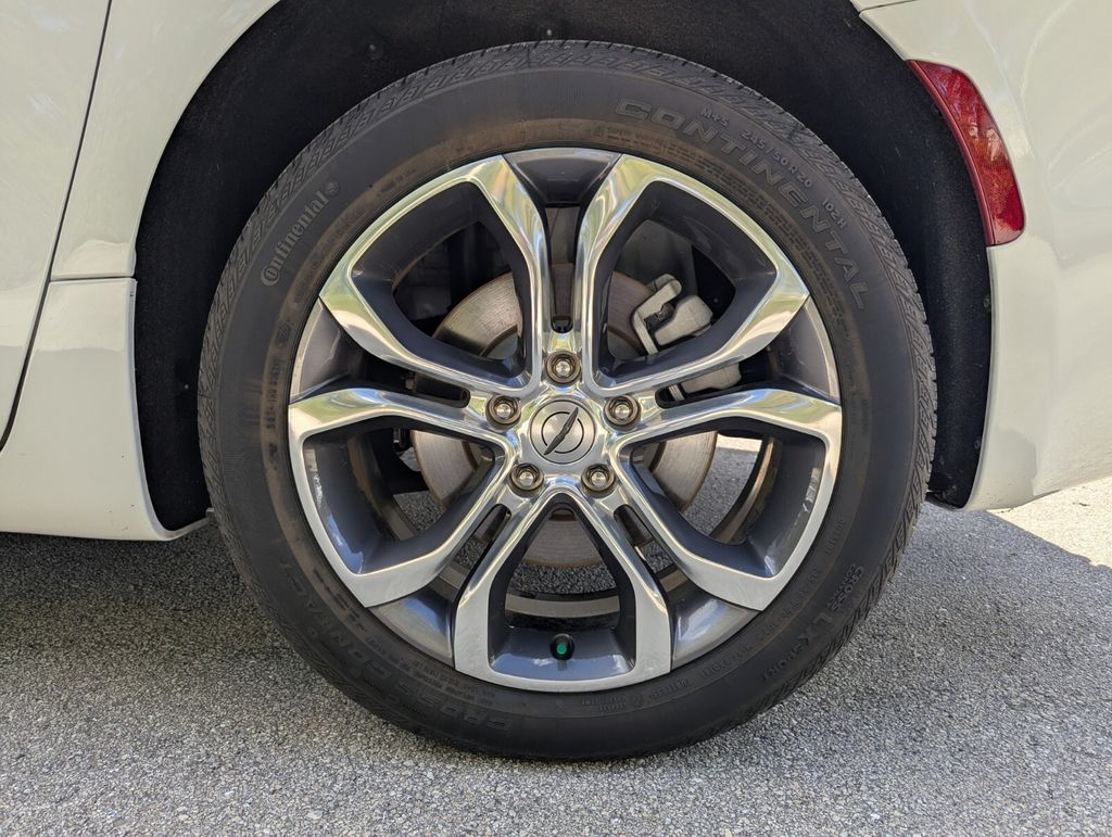 Used 2025 Chrysler Pacifica - photo 18