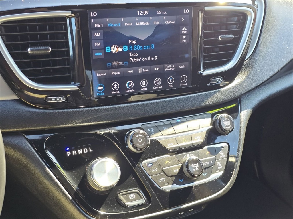 Used 2019 Chrysler Pacifica - photo 20