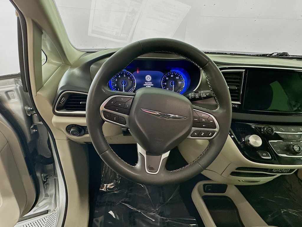 Used 2024 Chrysler Pacifica - photo 19